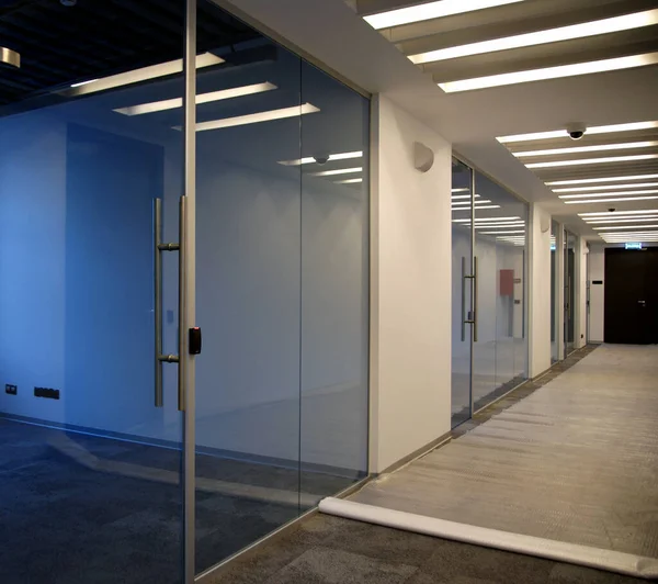 Glass partitions in the office