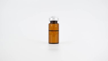 Cam şişede aşı sıvısı.