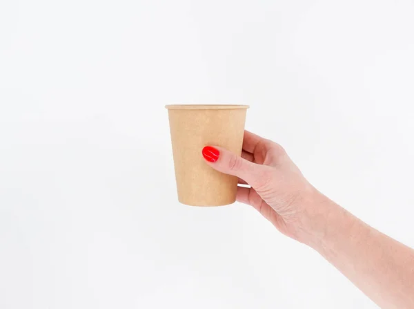 Een Hand Met Een Kop Koffie — Stockfoto