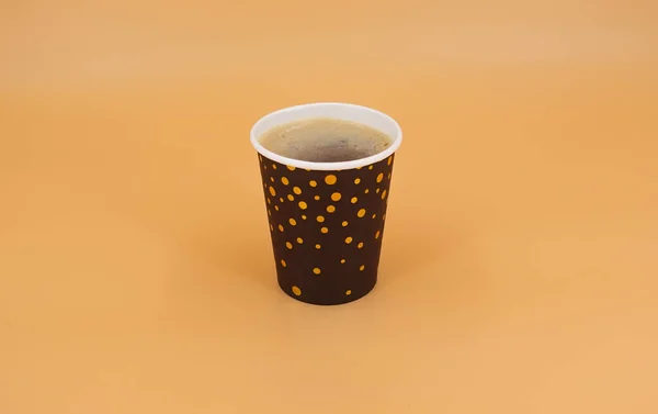 Close Take Out Kaffeetasse Isoliert Auf Dem Hintergrund — Stockfoto