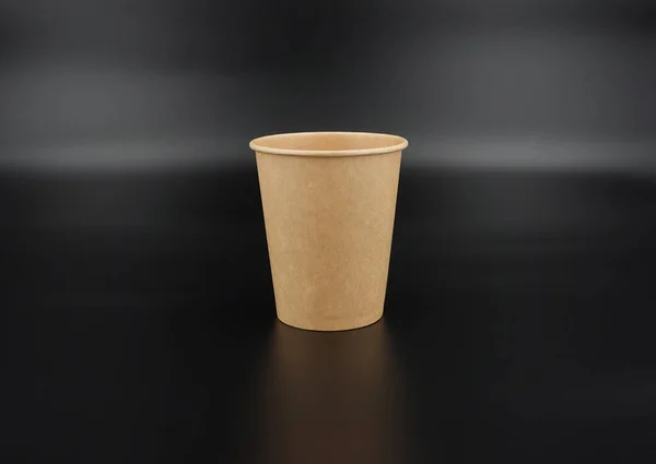 Close Take Out Kaffeetasse Isoliert Auf Dem Hintergrund — Stockfoto