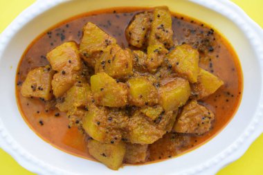 Hint balkabağı körisi, aynı zamanda Kaddu ki sabzi olarak da bilinir. Hindistan baharatları ve masala ile yapılan lezzetli kabak kabağı sebzesi. Ev yapımı köri sosu.