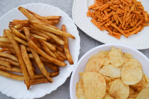 Hint yemek tarifleri, Navratri, maha shivratri, ekadashi vrat ka khana olarak da bilinir. Hepsi patatesten yapılmış. Patates cipsi, patates kızartması ve patates cipsi.