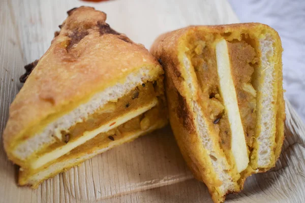 Jackfruit köri kızartması ya da Kathal Ki Sabji. Hint yemeği nefis. Orijinal ev yapımı Asya sebzesi..