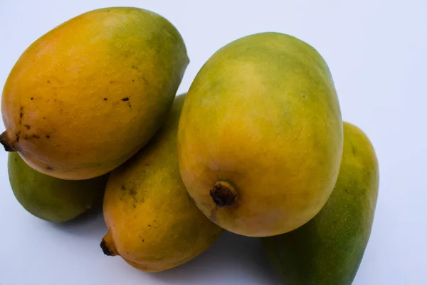 Heerlijke Verse Kesar Mango Variëteit Uit India Geteeld Gir District — Stockfoto