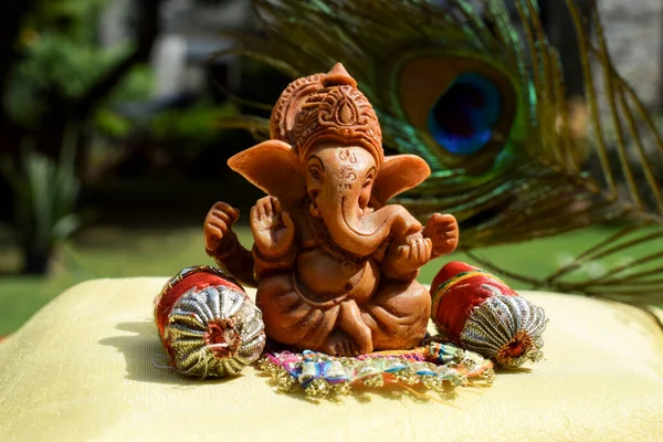 Beautiful Lord Ganesha Idol Worshipped Ganesh Chaturthi Festival Peacock Feather — Stock Photo, Image