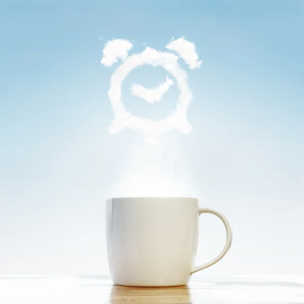 コーヒーの目覚まし時計の概念 — ストック写真