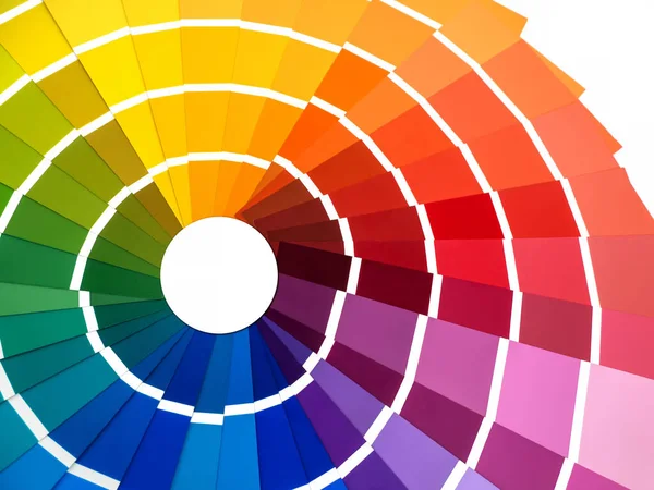 Paleta de cartões de cor, amostras para definição de cores. Guia de amostras de tinta, catálogo colorido. Foto de perto. Imagem De Stock