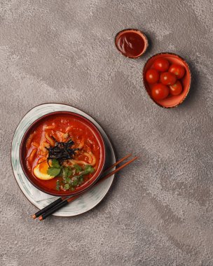 Asya mutfağı. Deniz mahsullü Asya çorbası. Geleneksel Çin ve Kore mutfağı