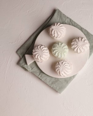 Şekerlemeler. Çikolata kaplı şekerlemeler. Çay ya da kahve için lezzetli marşmelovlar.