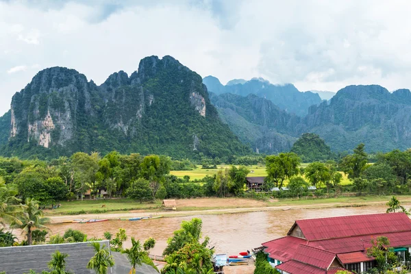 Landscape and mountain in Vang Vieng, Laos. — Stock Photo, Image