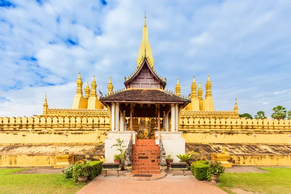 Golden Wat Thap Luang in Vientiane, Laos. — Stockfoto