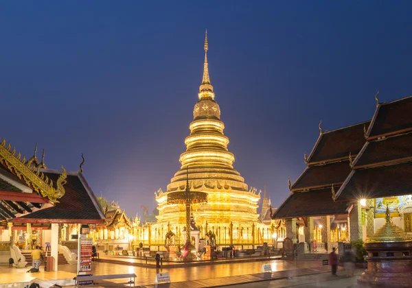 Templo Phra Que Hariphunchai en Lamphum, Provincia Chang Mai, Th —  Fotos de Stock