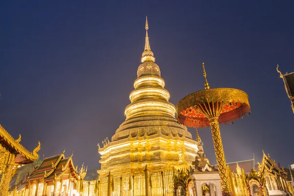 Templo Phra Que Hariphunchai en Lamphum, Provincia Chang Mai, Th —  Fotos de Stock