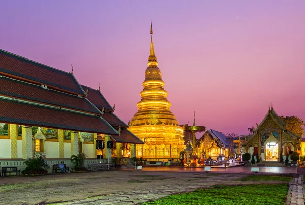Tempel Phra die Hariphunchai in Lamphum, provincie Chang Mai, Th — Stockfoto