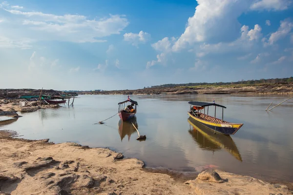 Boat at Sam Phan Bok in Thailand — Stock Photo, Image