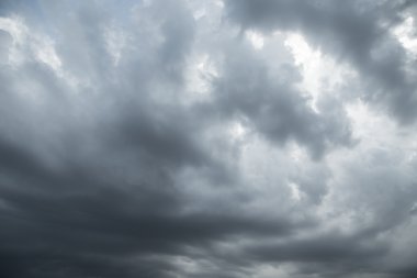 Rainclouds ya da Nimbus yağmurlu sezonu