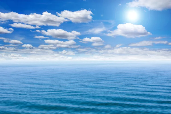 Sea and blue sky with sun — Stock Photo, Image