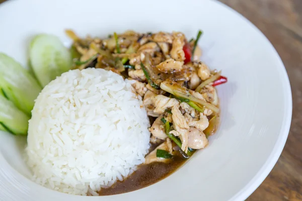 Thai food Thai spicy food, Fried chicken with sweet basil. — Stock Photo, Image