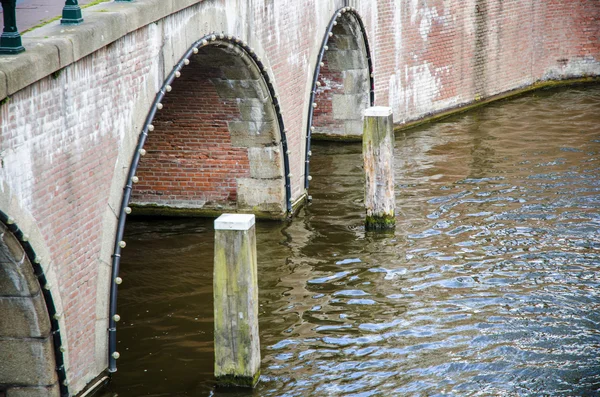 Amsterdam ponte de tijolo — Fotografia de Stock