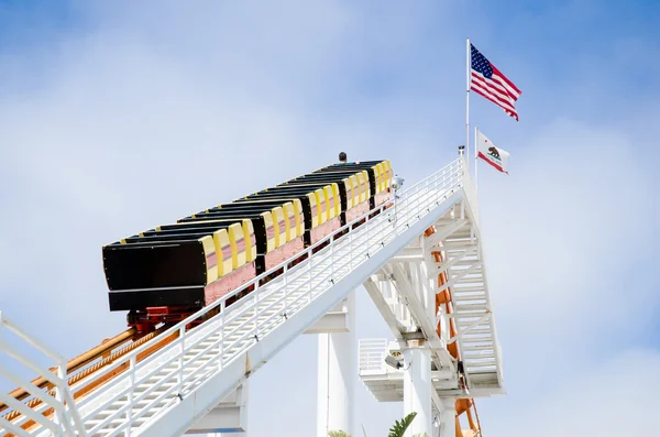 Rollercoaster sul molo di Santa Monica Foto Stock