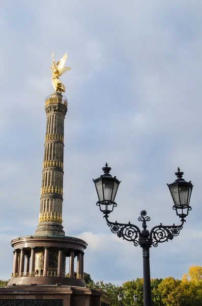 Берлинская колонна Победы, золотая статуя — стоковое фото