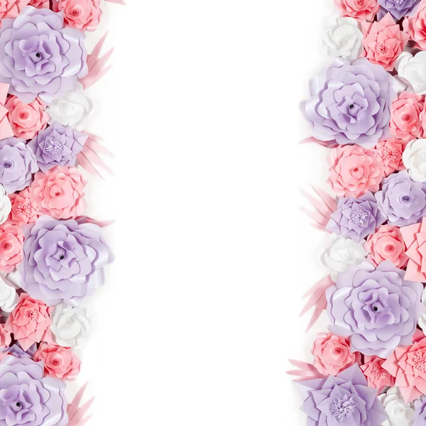 Kleurrijke papier bloemen achtergrond. Floral achtergrond met handgemaakte rozen voor trouwdag of verjaardag. — Stockfoto