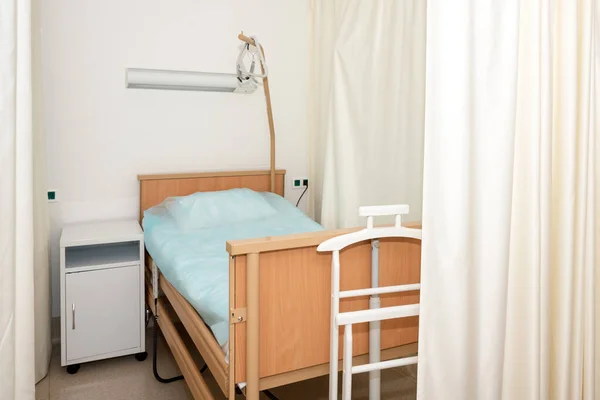 Patiëntenkamer Kliniek Ziekenhuisafdeling Met Bed Medische Apparatuur — Stockfoto