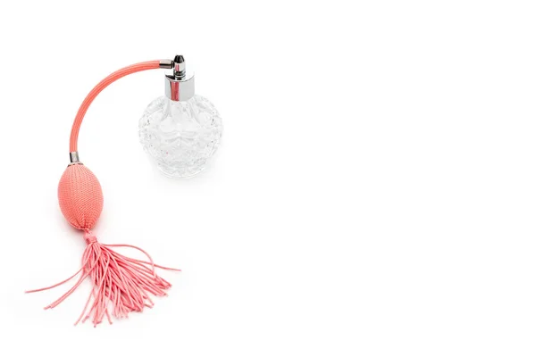 白地にピンクの香水瓶 化粧品 香りのコレクション テキストのコピースペース — ストック写真