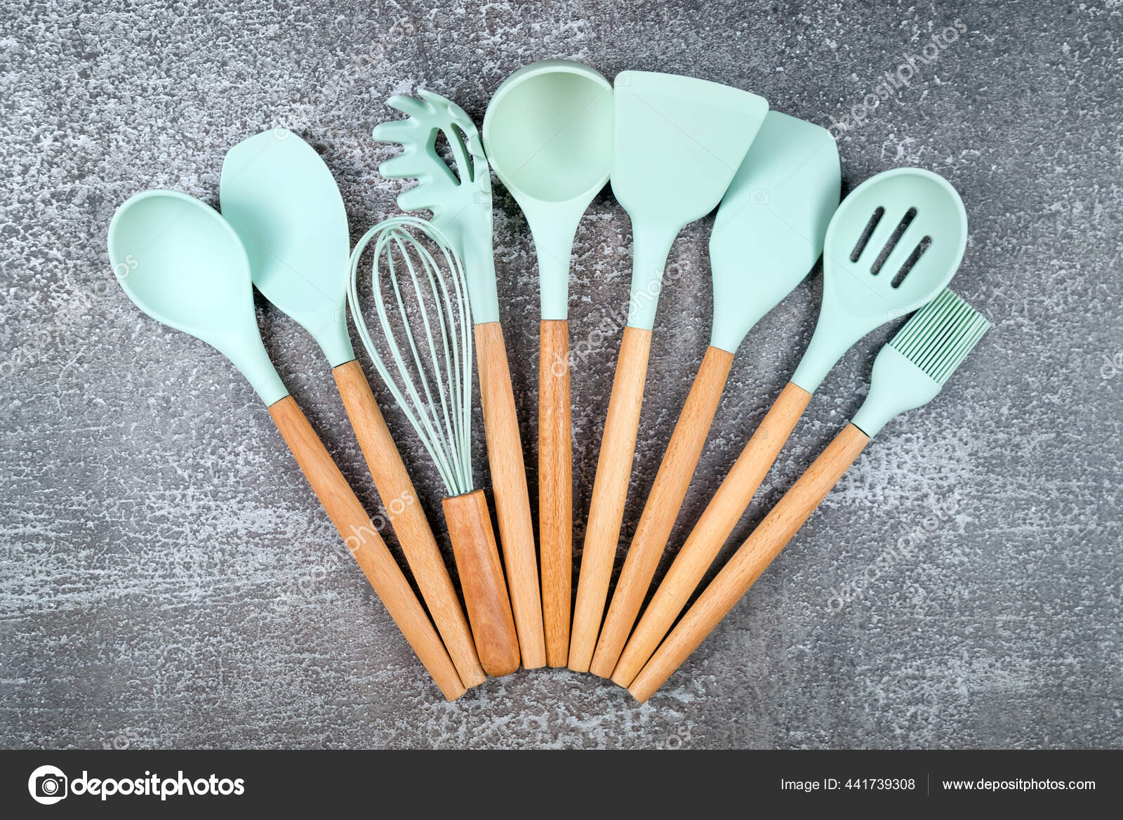 https://st2.depositphotos.com/2815743/44173/i/1600/depositphotos_441739308-stock-photo-kitchen-utensils-home-kitchen-tools.jpg