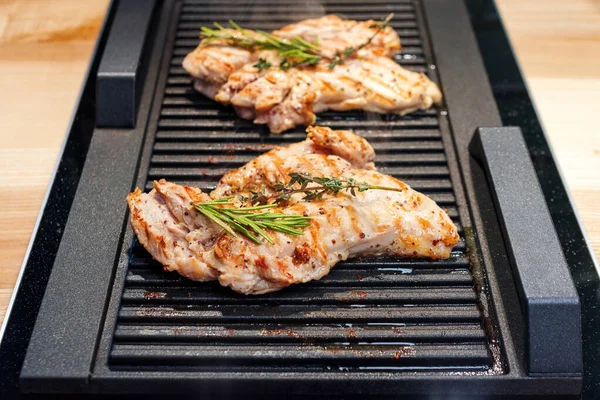 Csirkehús Grillen Fűszeres Pácolt Csirke Fűszerekkel Grillezés Barbecue Főzés Igazi — Stock Fotó