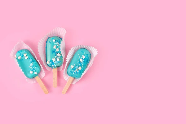 Tasty Refreshing Ice Cream Sticks Blue Mint Ice Cream Popsicles — Stock Photo, Image