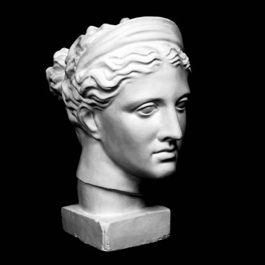 Genç bir kadının mermer kafası, Antik Yunan tanrıçası büstü, pembe arka planda izole edilmiş, metin için yeri var.