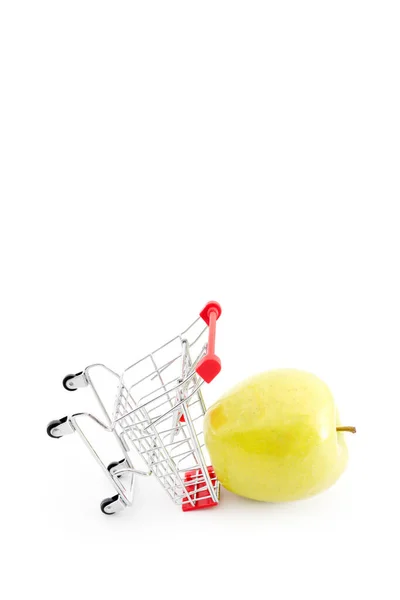 Carrito Compras Con Manzana Verde Grande Sobre Blanco Comprar Frutas —  Fotos de Stock