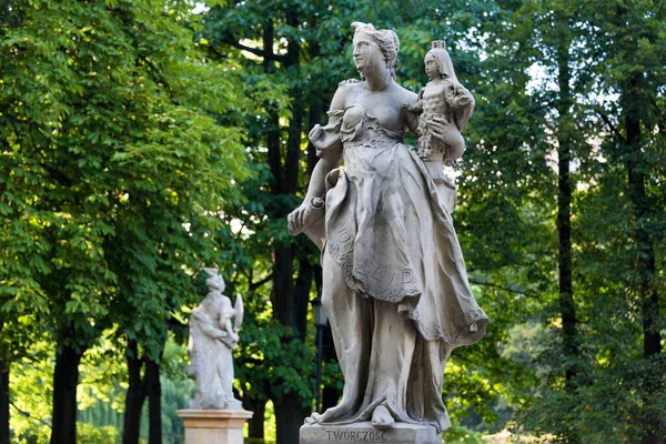 Αγάλματα Ψαμμίτη Στο Saxon Garden Βαρσοβία Πολωνία Κατασκευάστηκε Πριν 1745 — Φωτογραφία Αρχείου