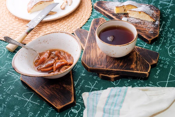 Пора Пить Чай Абрикосовое Варенье Творожный Пирог Чашка Чая Деревянных — стоковое фото