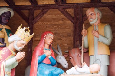 Bebek İsa, Meryem ve Yusuf 'un ahırda doğduğu Noel sahnesi