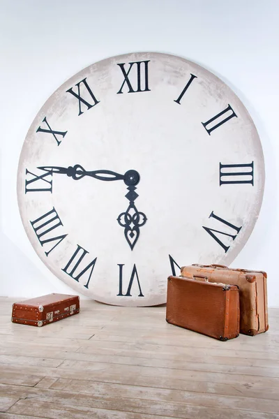 Vintage Classic Brown Leather Suitcases Big Clock World Time Interior — Stock Photo, Image