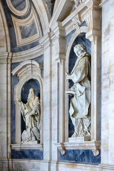 Sochy Svatých Národním Paláci Mafra Lisboa Portugalsko — Stock fotografie