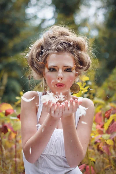 Belle Fille Fée Dans Une Forêt Portrait Rapproché — Photo