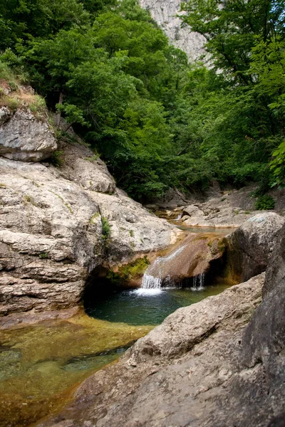 Schöne Natur Natürlicher Wasserfall Der Lagune Einem Sonnigen Sommertag — Stockfoto
