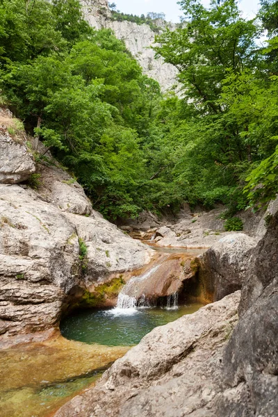 Schöne Natur Natürlicher Wasserfall Der Lagune Einem Sonnigen Sommertag — Stockfoto