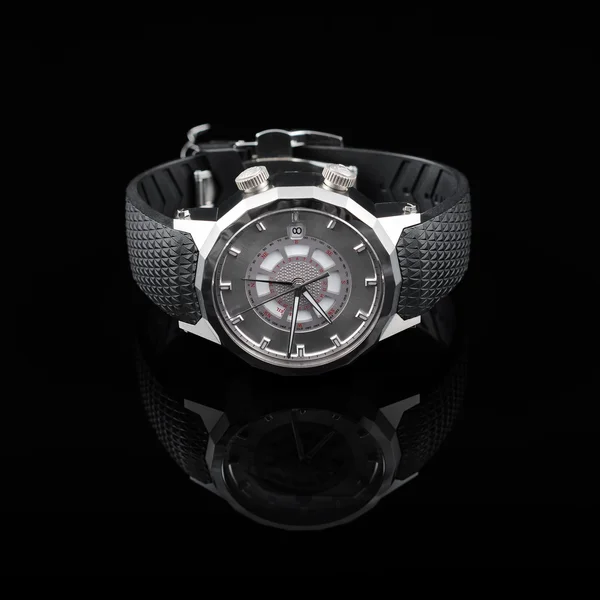 Zwitserse horloges op zwarte achtergrond — Stockfoto