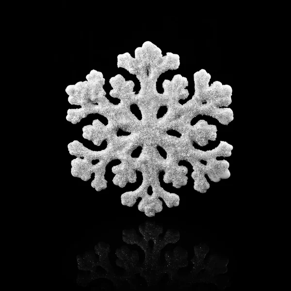 White Snowflake on black background. Winter symbol — Stock Photo, Image