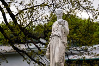Mermer heykel Yunan tanrıça Hera'nın ya da Roma Tanrıça Juno, bir elma isyan Saray park holding ve karmaşık Emlak G. Galagan park. Sokyryntsi Köyü, Ukrayna.