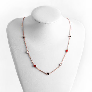 Beyaz stand ayar altın kolye. Lüks kadın aksesuarları.