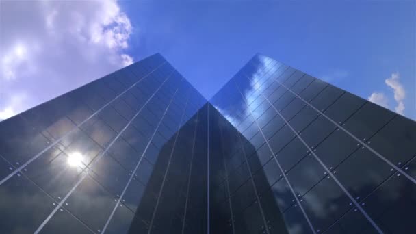 Día soleado cielo lapso de tiempo sobre edificios de oficinas en un centro de negocios del centro de la ciudad — Vídeos de Stock