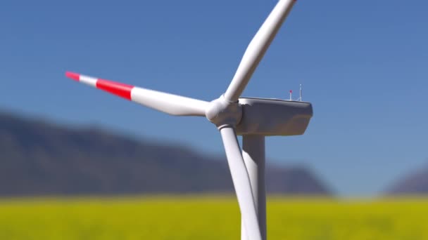 Flyby drone näkymä tuuliturbiini työskentelee kesällä aurinkoinen maisema — kuvapankkivideo