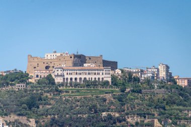 S. Elmo Şatosu, Napoli 'deki kayalıklarda bir kale, İtalya.