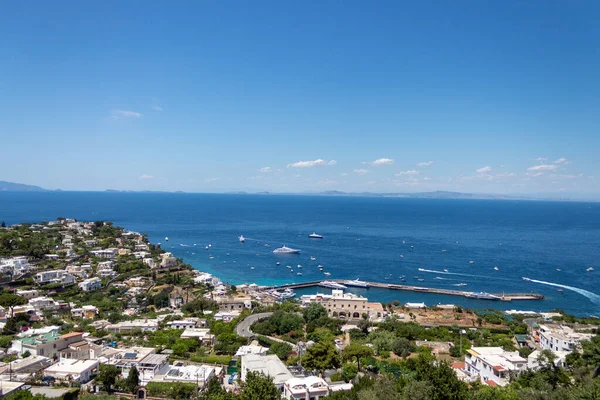 Puerto Isla Capri Parte Campania Bahía Nápoles Italia Una Atracción —  Fotos de Stock